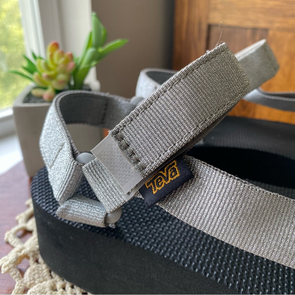 Teva Flatform Universal Wedge Platform Silver Sandals size 7 - Picture 6 of 14